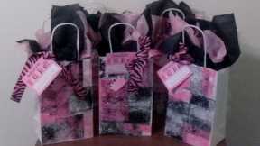How to Make Bachelorette Party Bags - Diva Style!