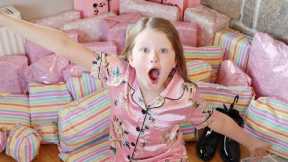ISLA'S 10th BIRTHDAY MORNING OPENING HER PRESENTS!!