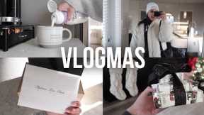 Vlogmas Day 24 | girls night christmas party, opening gifts, holiday drinks, festive vibes 🎄☃️🎅🏼