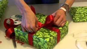 How to Wrap The Perfect Christmas Present - The Bow